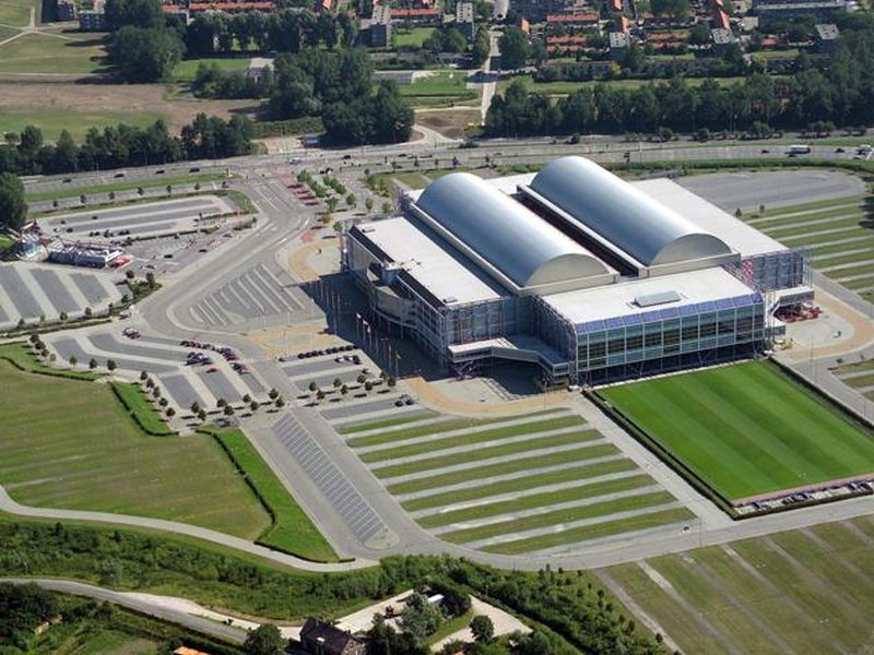 Cubierta del estadio de fútbol Gelredome Arena