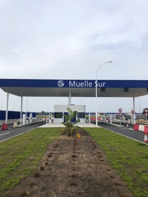 Accesos al muelle sur del puerto de Huelva